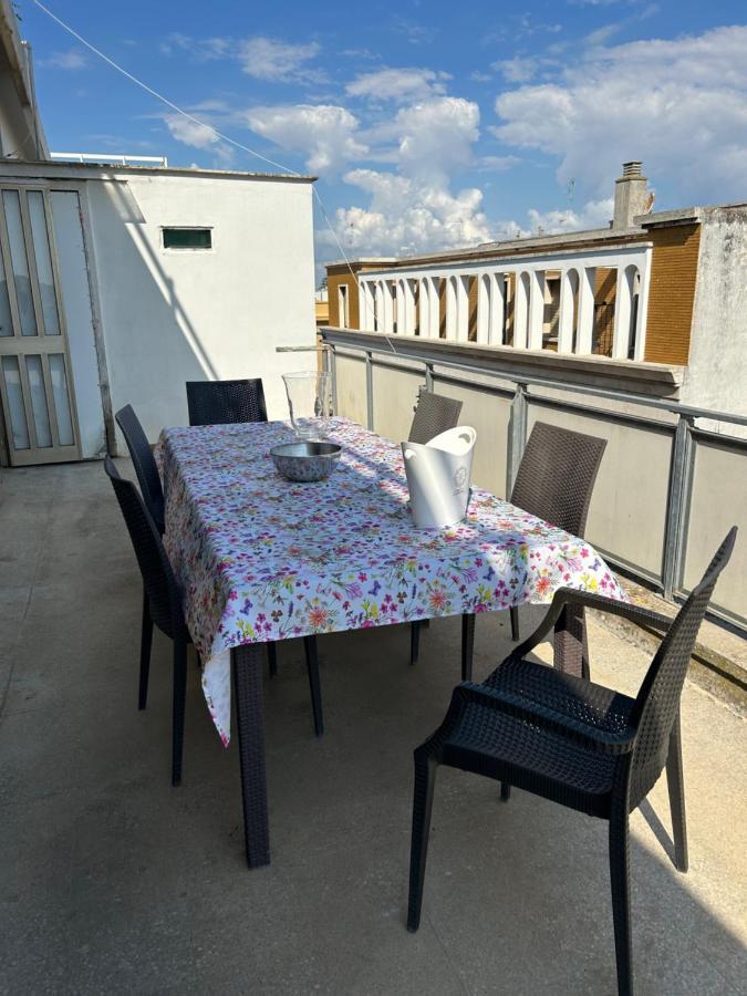 Terrazza Santo Oronzo Apartment Lecce Bagian luar foto